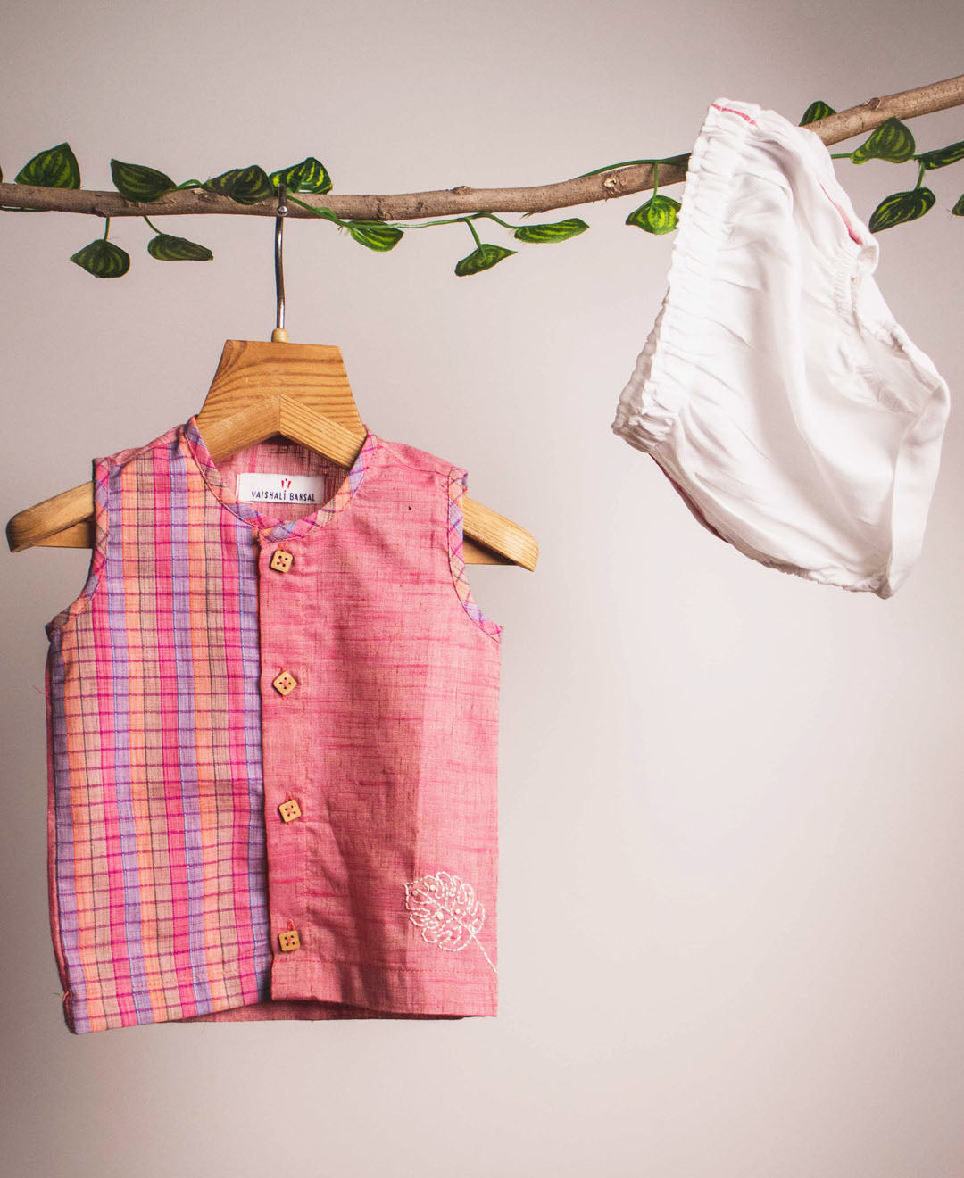 Checks Woven Jhabla (Set of 3)